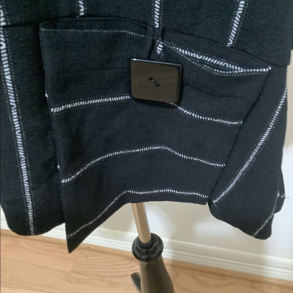 ari mills Top - Picture 6 of 9